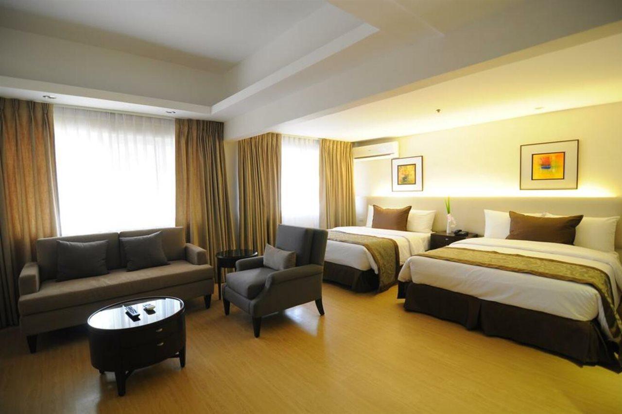 Imperial Palace Suites Quezon City Exterior photo