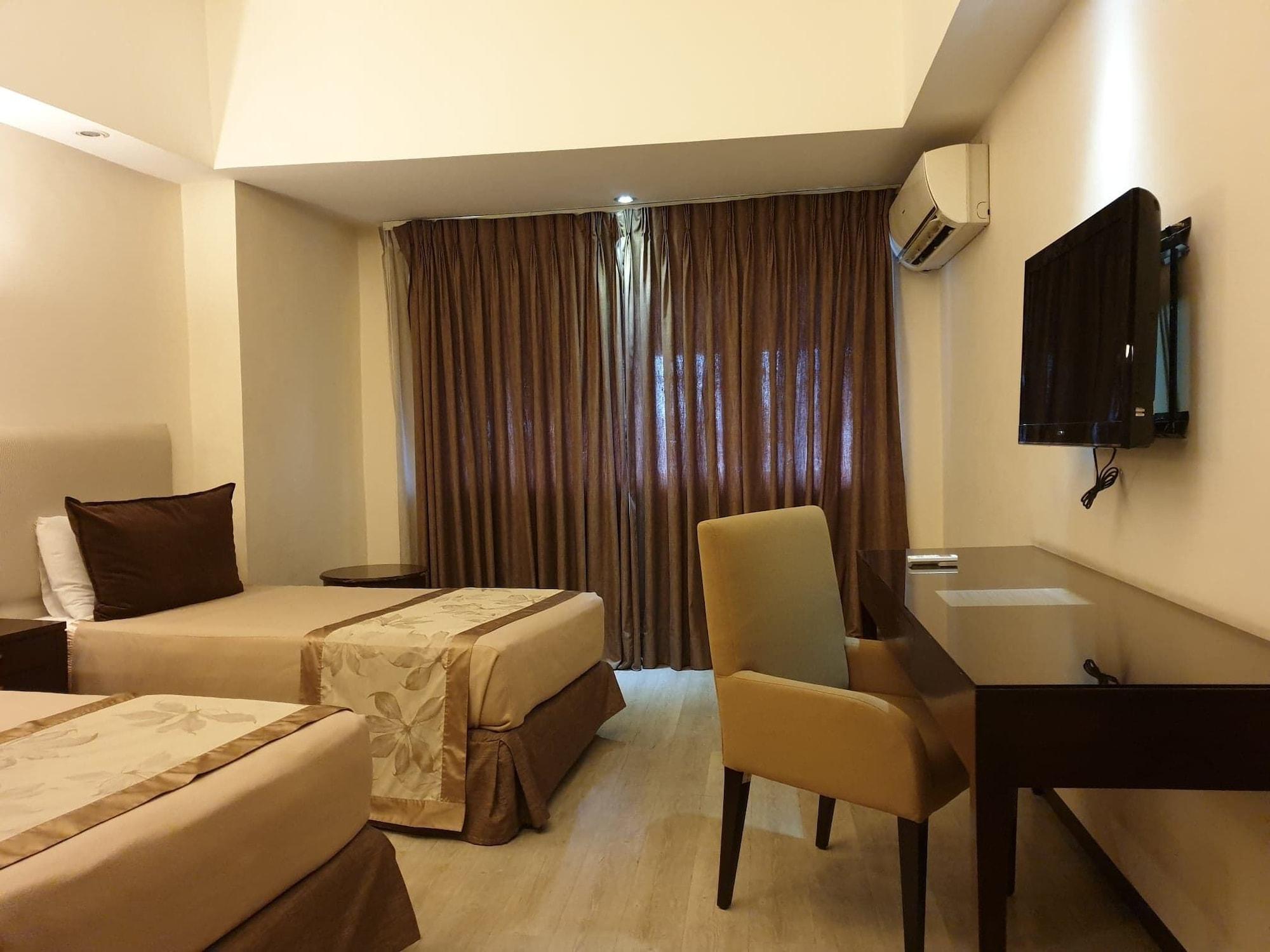 Imperial Palace Suites Quezon City Exterior photo