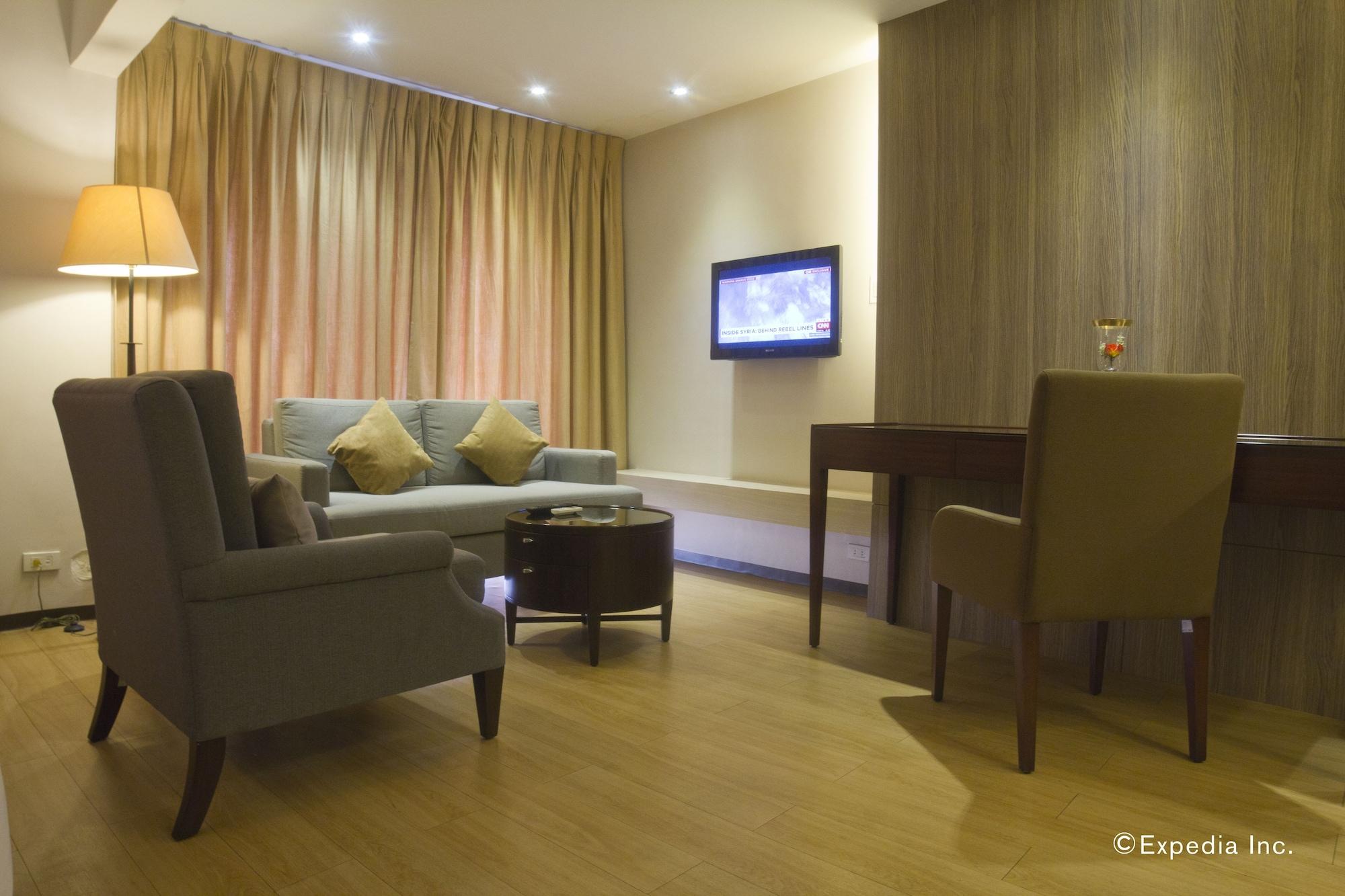 Imperial Palace Suites Quezon City Exterior photo