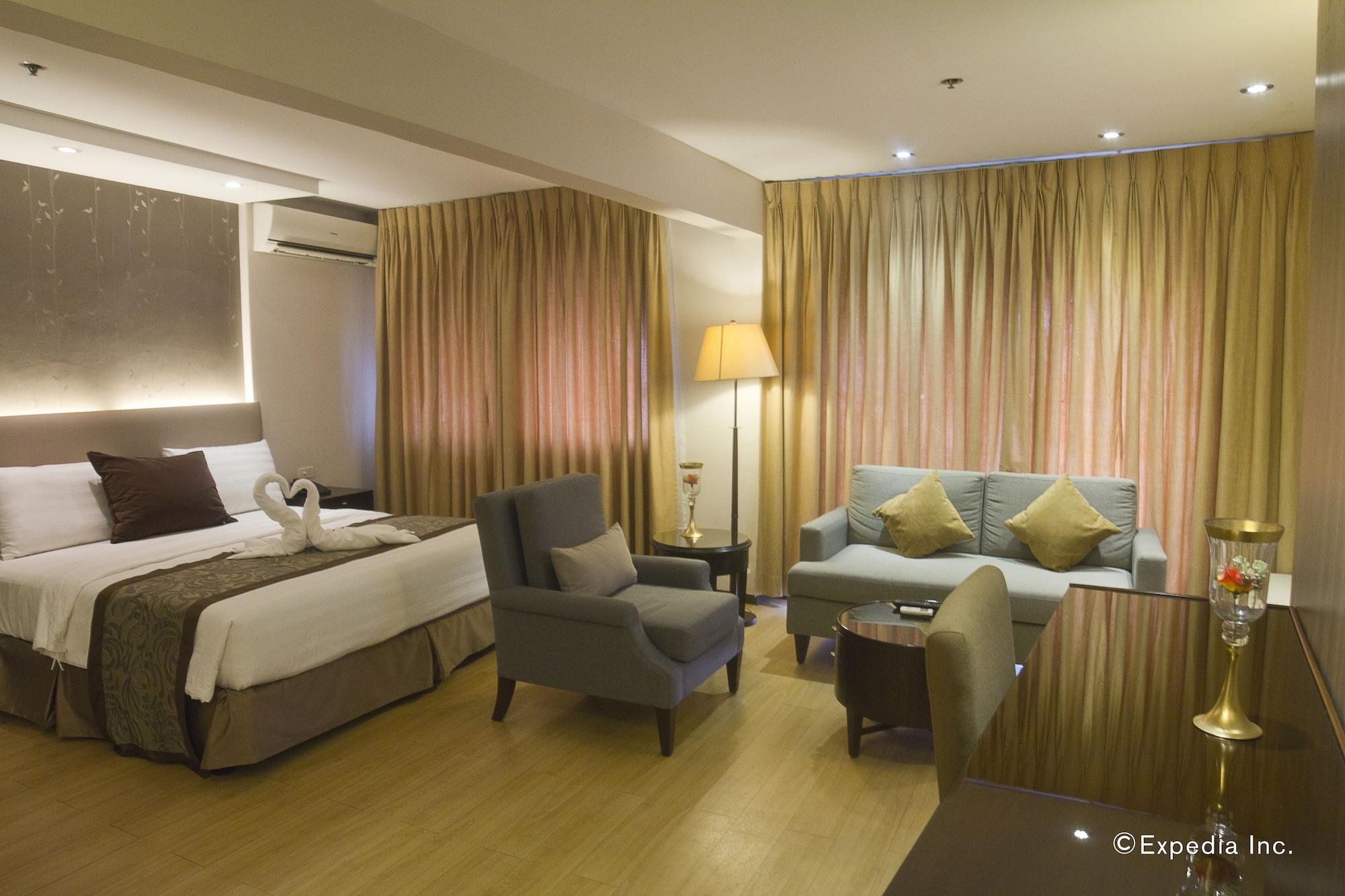Imperial Palace Suites Quezon City Exterior photo
