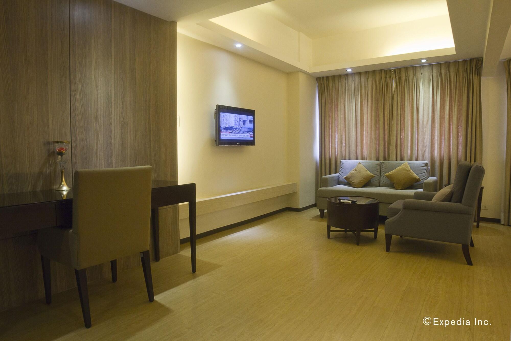 Imperial Palace Suites Quezon City Exterior photo