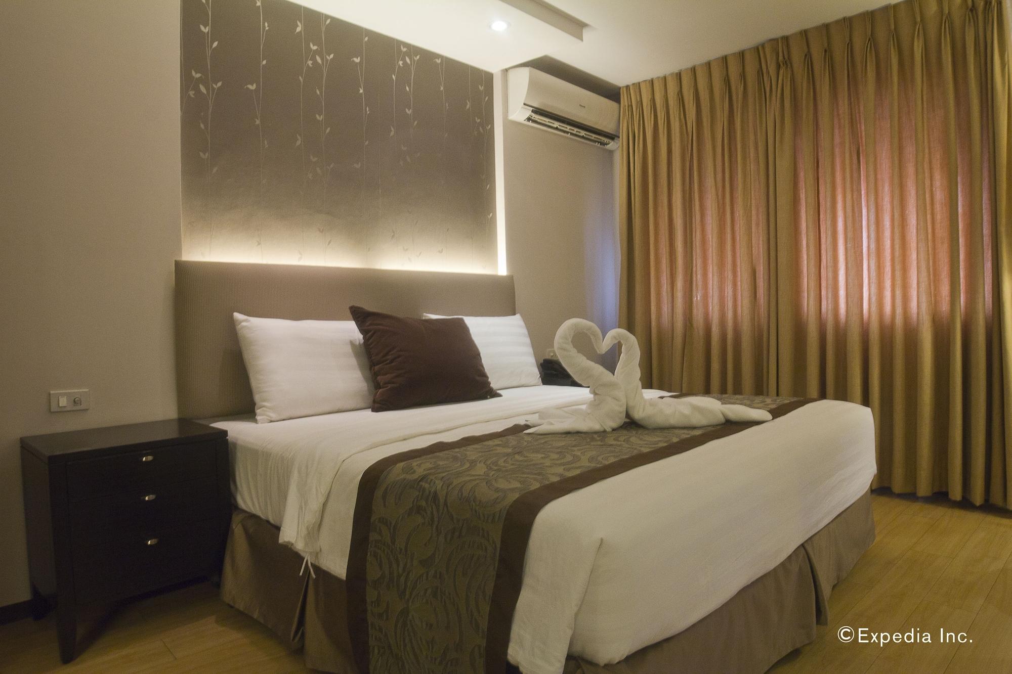 Imperial Palace Suites Quezon City Exterior photo