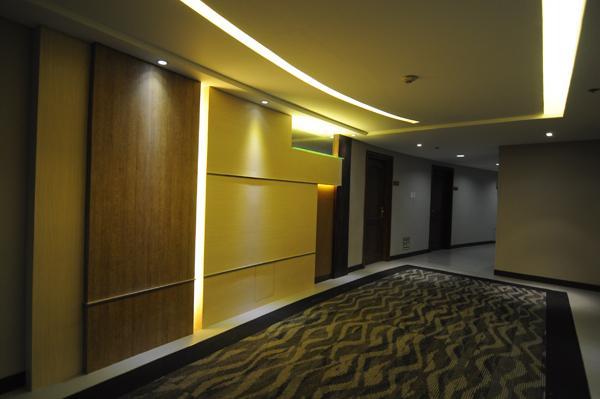 Imperial Palace Suites Quezon City Exterior photo