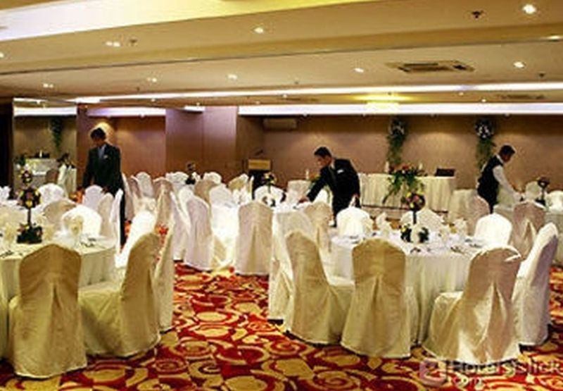 Imperial Palace Suites Quezon City Exterior photo