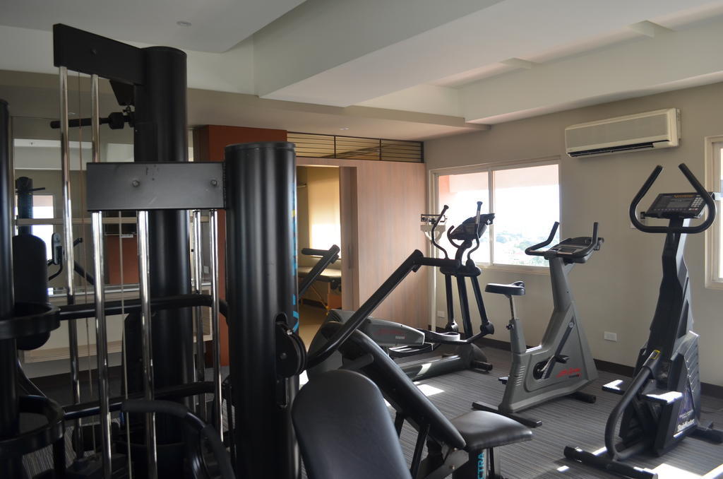 Imperial Palace Suites Quezon City Exterior photo