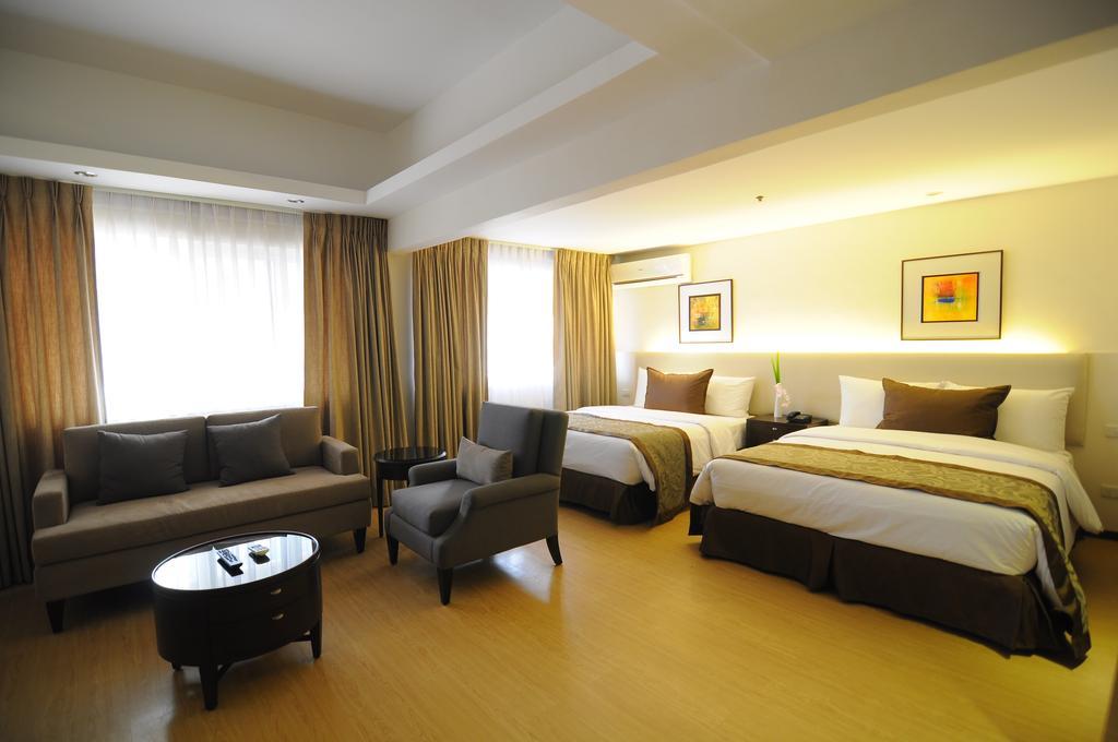 Imperial Palace Suites Quezon City Exterior photo