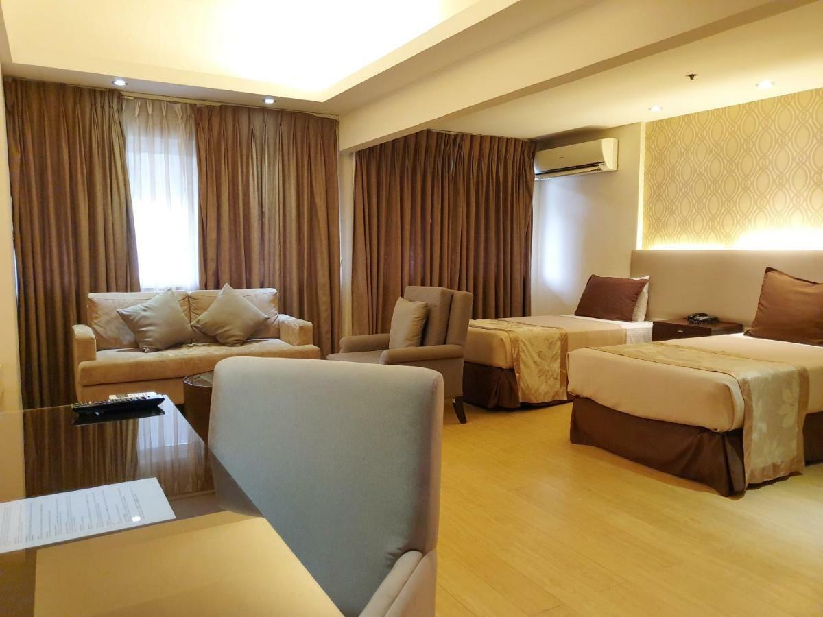 Imperial Palace Suites Quezon City Exterior photo