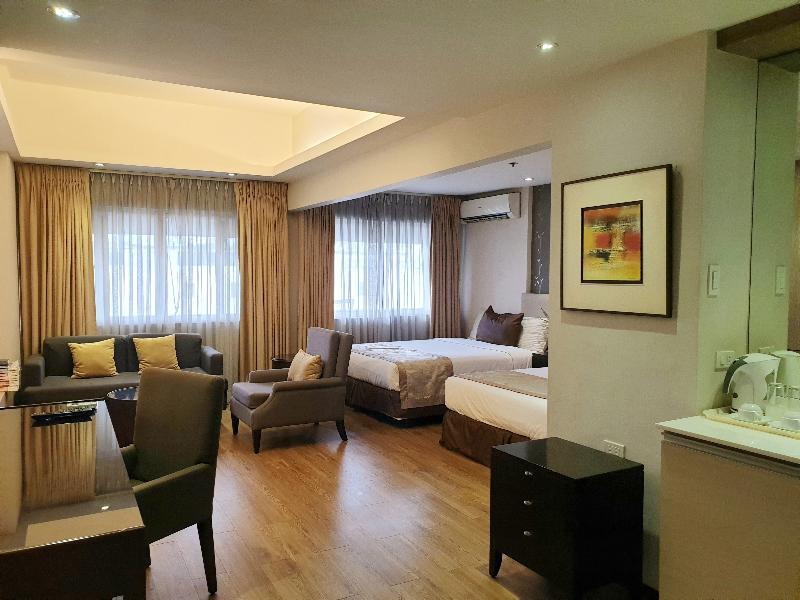 Imperial Palace Suites Quezon City Exterior photo