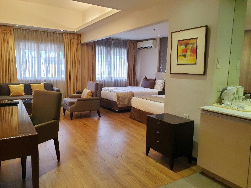 Imperial Palace Suites Quezon City Exterior photo
